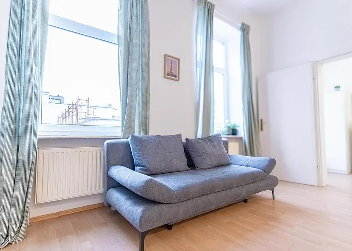 Beautiful 2br Near Bahnhof Meidling Appartement *